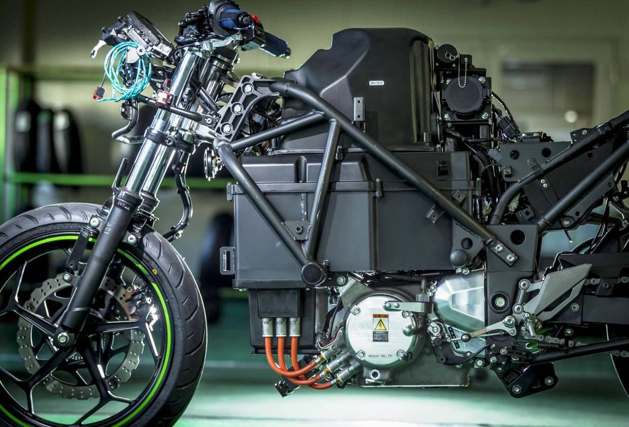 Kawasaki намекает на "электрическое" будущее c EV Endeavor — 4
