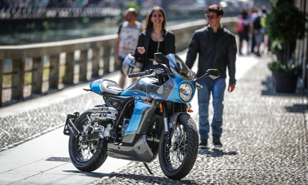 Aprilia представила публике новинку - малокубатурный кафе-рэйсер — 2