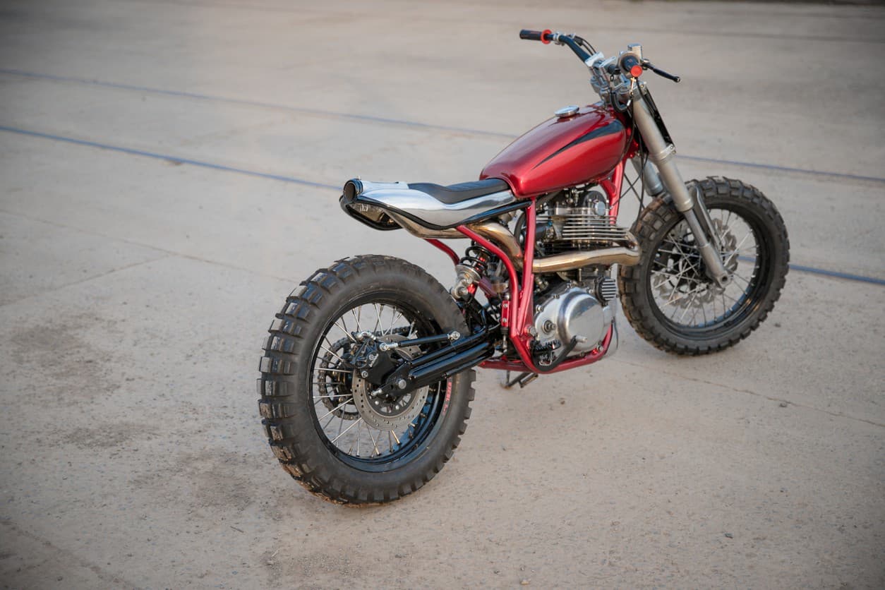 Yamaha SR400: компрессорный боец от молодого дарования — 8