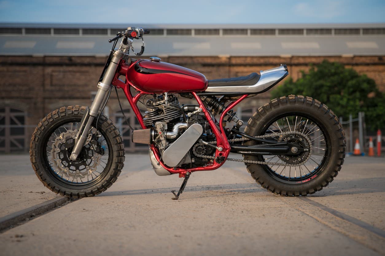 Yamaha SR400: компрессорный боец от молодого дарования — 5