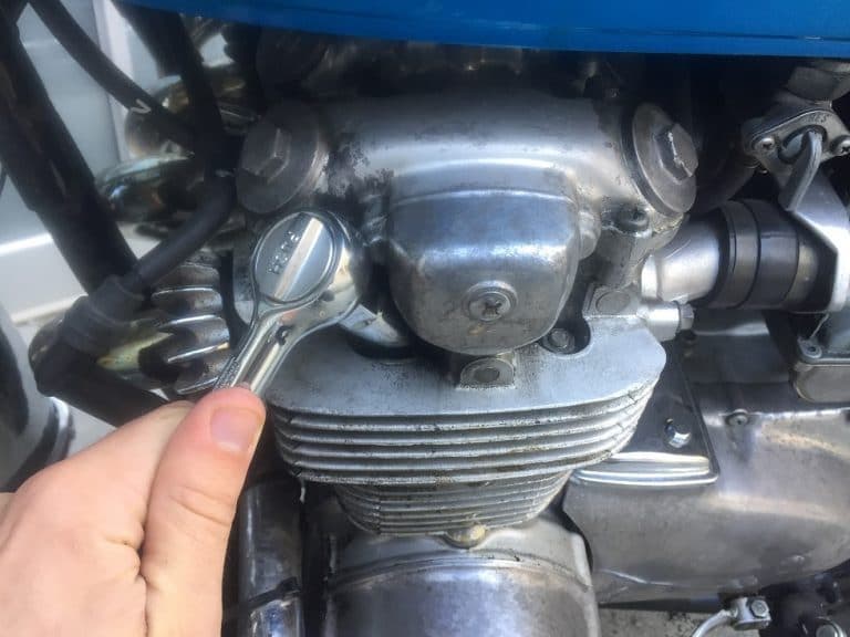 How to the Change the Spark Plugs on a Motorcycle — 6