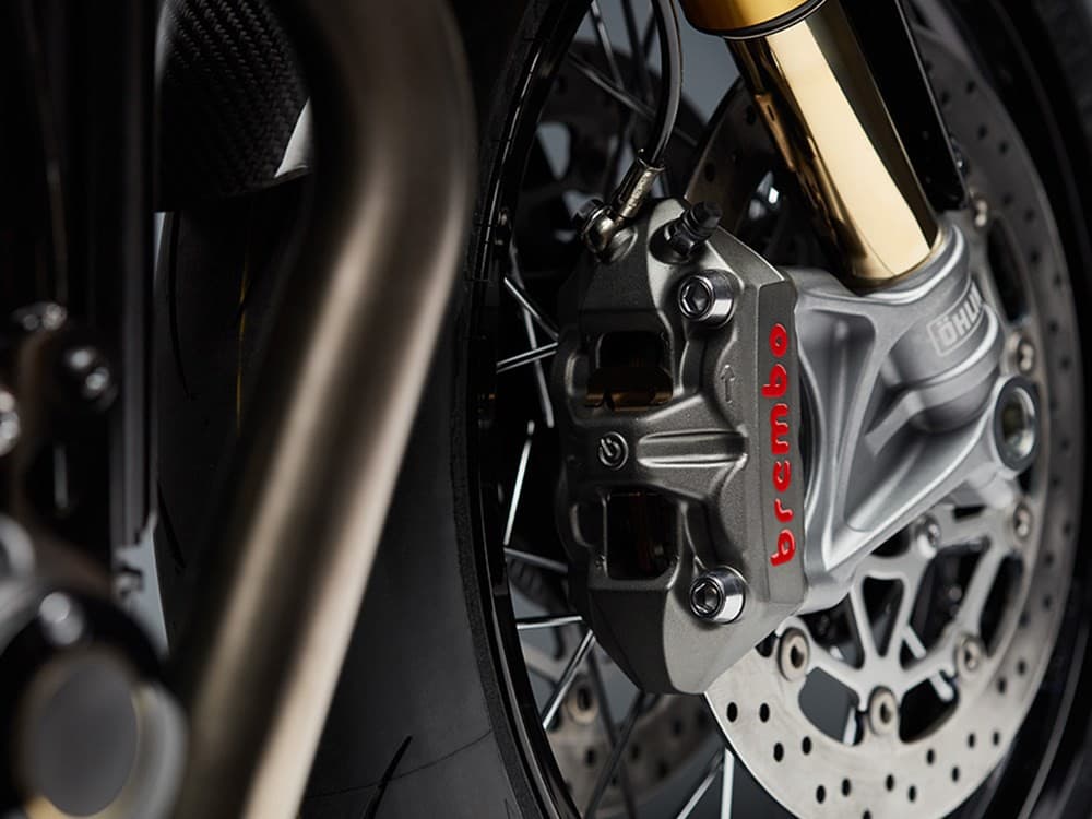 Компания Triumph показала новый Rocket III — 12