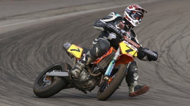 How to ride a motorcycle in the rain? — 2