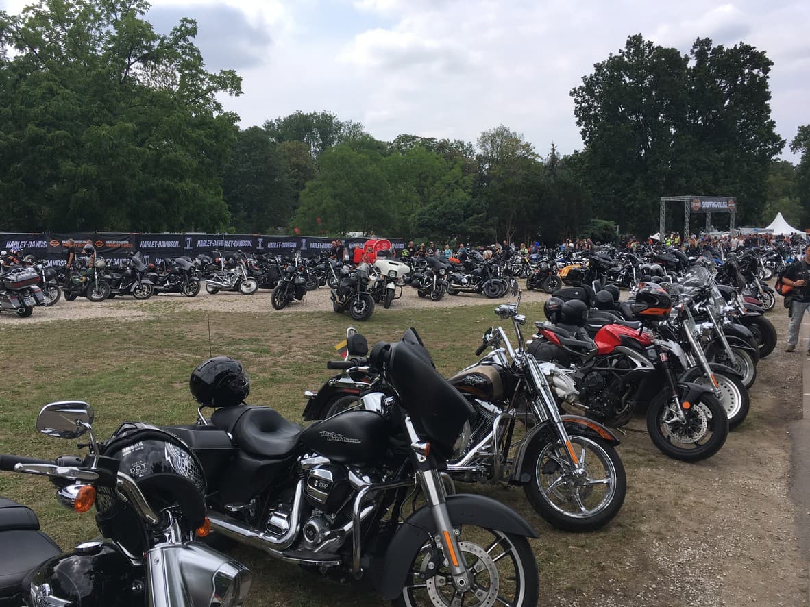 115 Harley Davidson - Praha. — 15