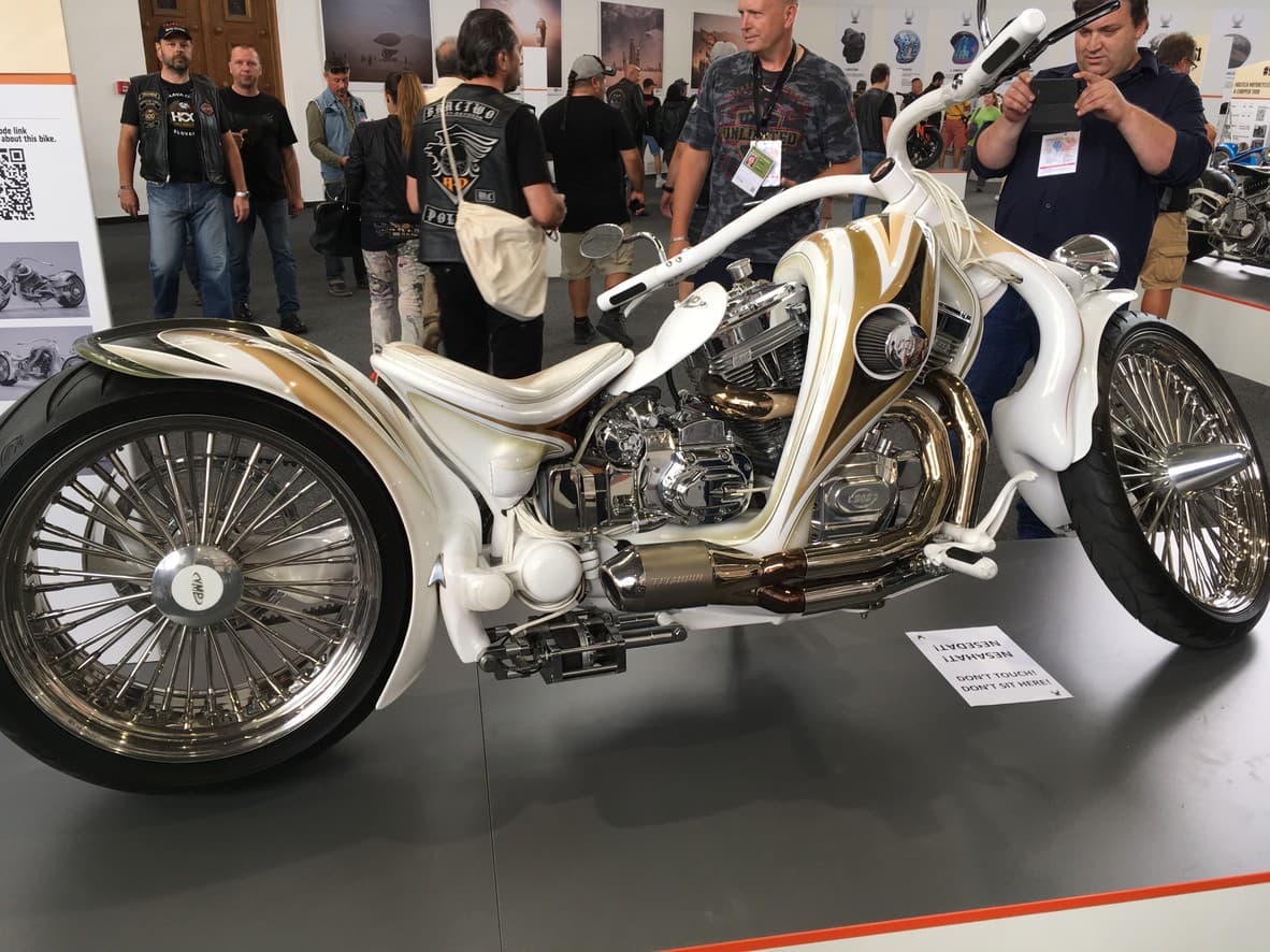 115 Harley Davidson - Praha. — 9