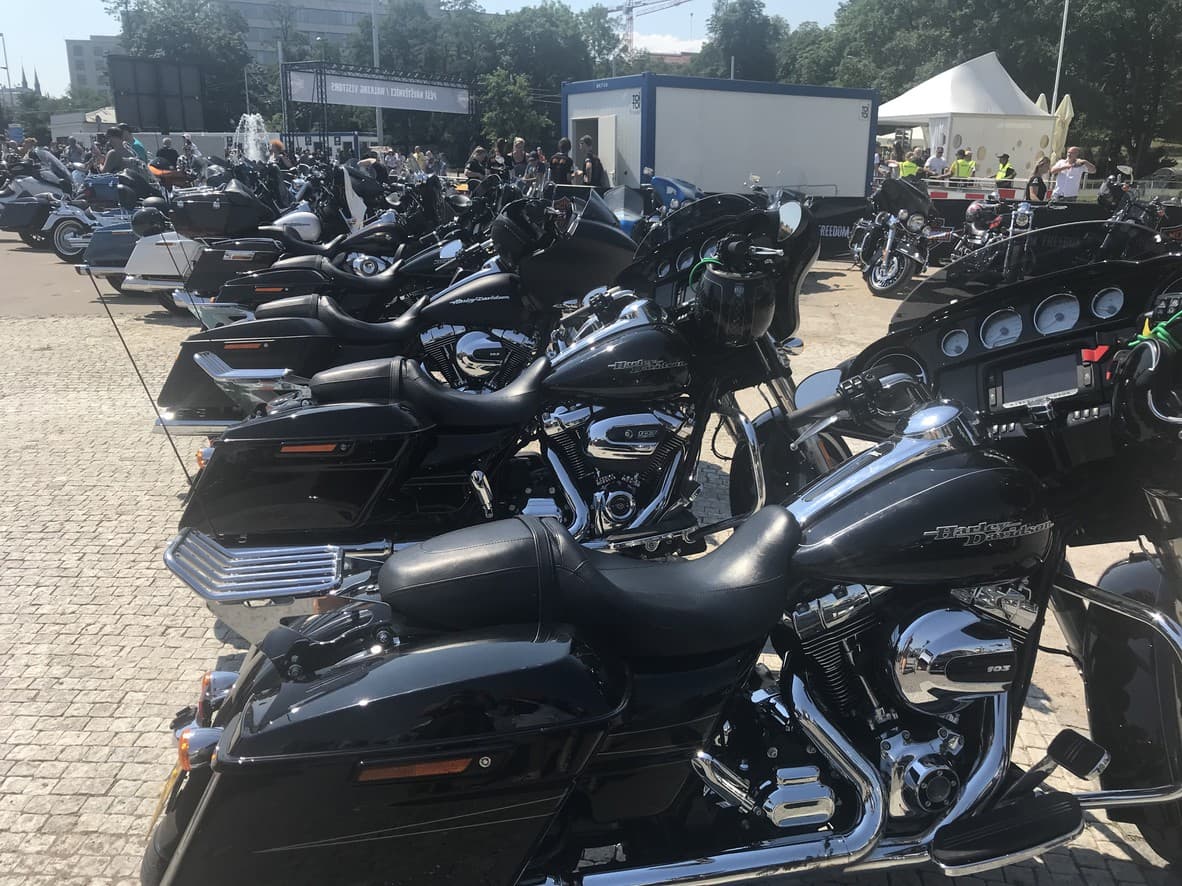 115 Harley Davidson - Praha. — 5