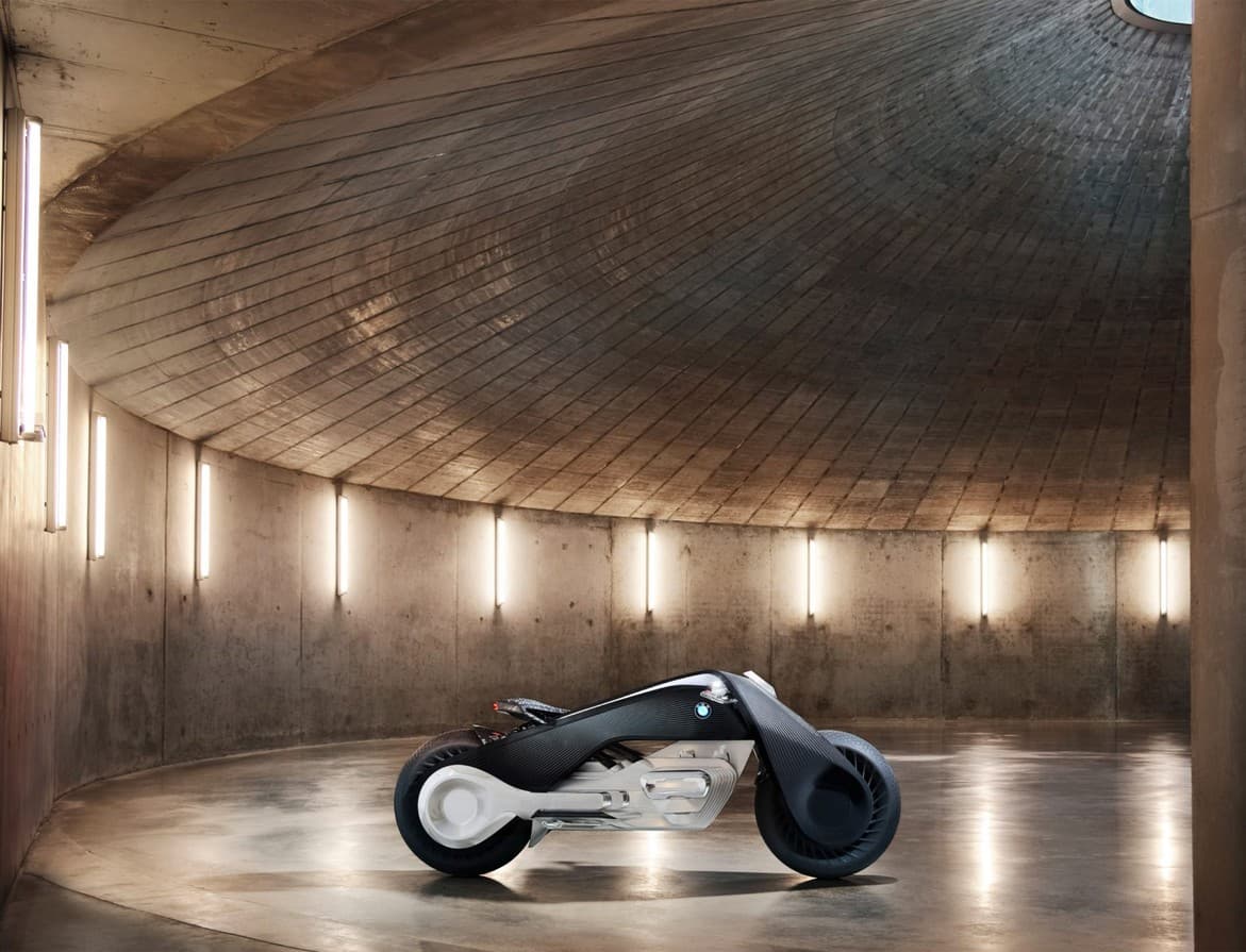 BMW unveils super-safe motorcycle that can't fall over — 11