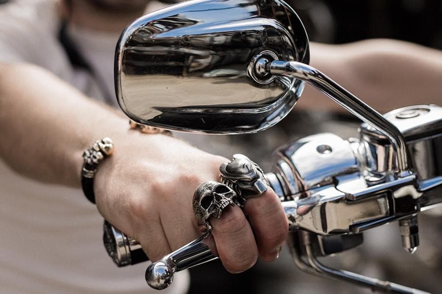 HOW TO WEAR MEN'S BIKER RINGS — 2
