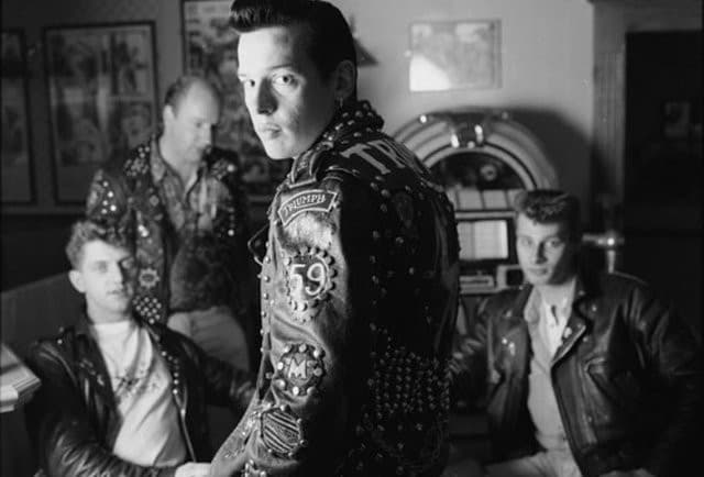 14 rules for surviving a biker bar — 12