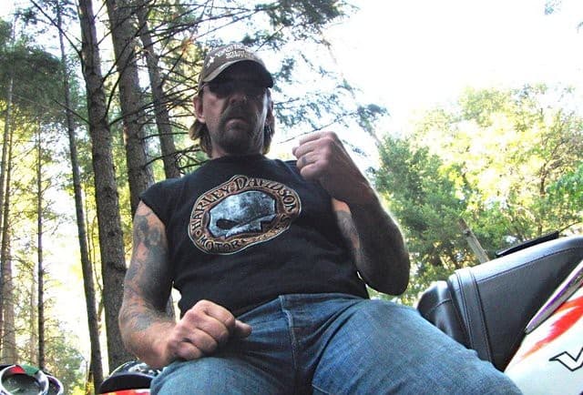14 rules for surviving a biker bar — 8