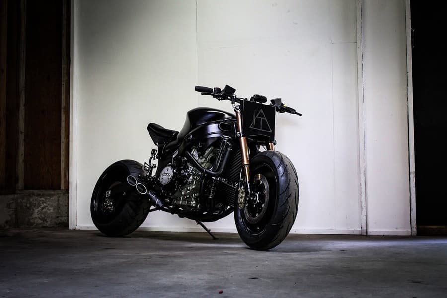 Крутой Droog: Suzuki Hayabusa обернулась «уличным бойцом» — 4