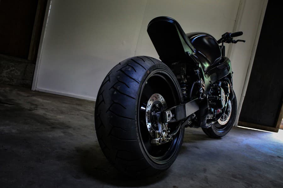 Крутой Droog: Suzuki Hayabusa обернулась «уличным бойцом» — 5