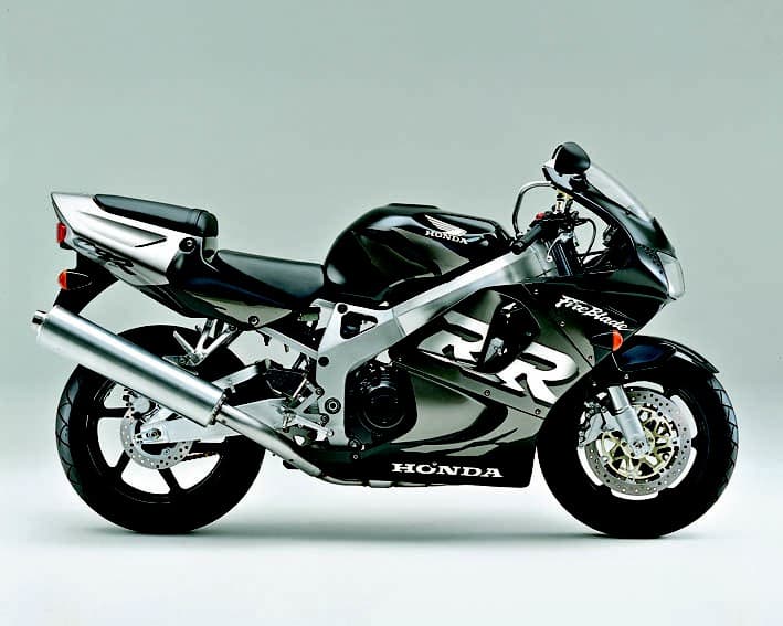 Огнём и мечом: история Honda Fireblade — 10