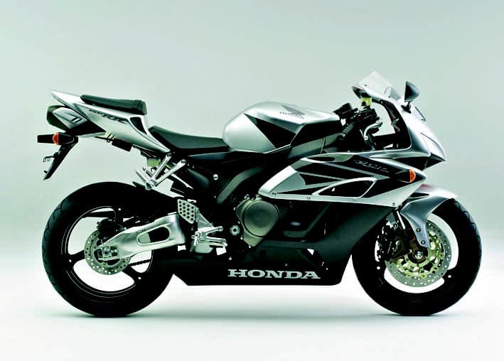 Огнём и мечом: история Honda Fireblade — 19